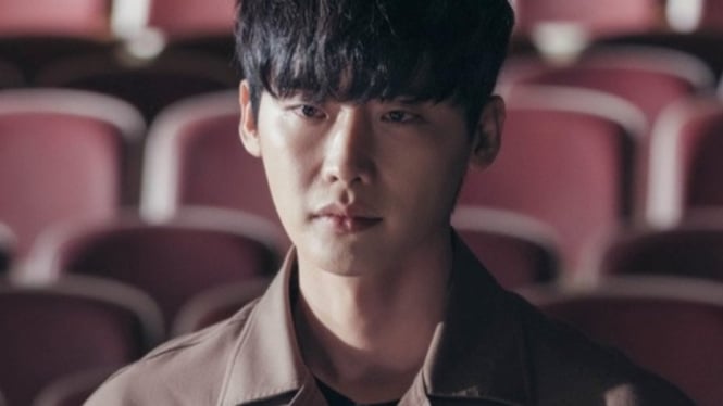 Park Chang-ho (Lee Jong-suk) Drama Korea Big Mouth