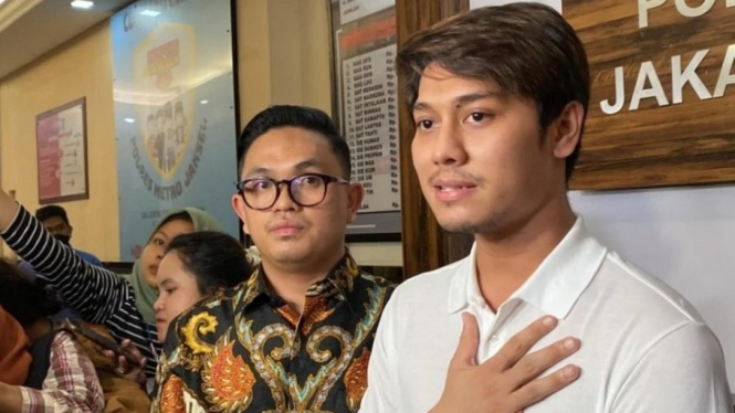 Rizky Billar dan pengacaranya