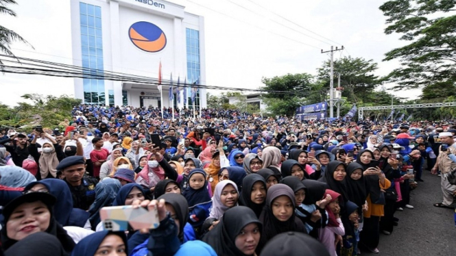 Acara jalan sehat di Kantor Nasdem Aceh