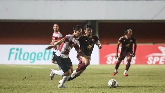 PSM Makassar vs Madura United Liga 1 2022/2023