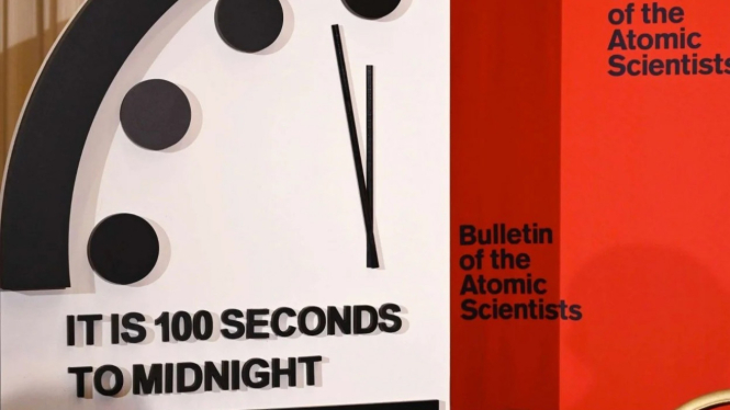 Doomsday Clock atau Jam Kiamat