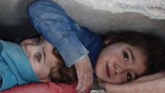 Bocah 7 Tahun dan Adiknya, Korban Gempa Turki-Suriah.