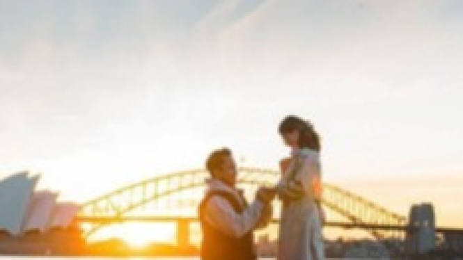 Anthony Ginting Lamar Kekasih Di Sydney Harbour Bridge