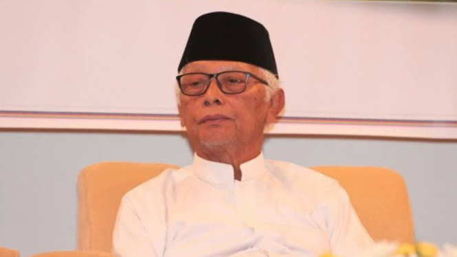 Ketua Umum MUI, KH. Anwar Iskandar
