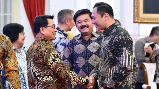 KSP Moeldoko dan Agus Harimurti Yudhoyono (AHY).