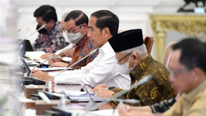 Presiden Jokowi pimpin rapat sidang kabinet di Istana Jakarta.