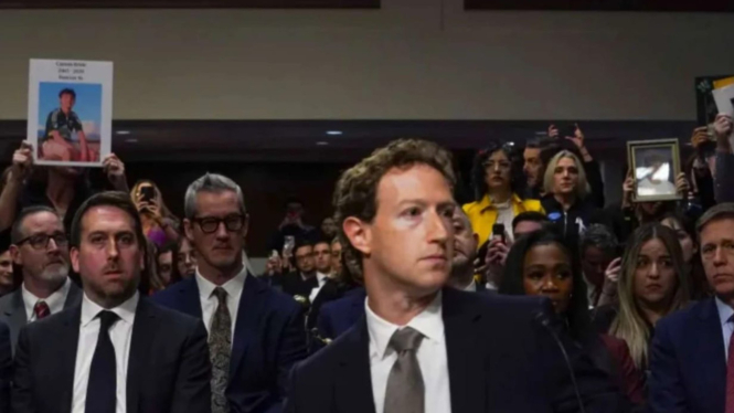 CEO Meta Mark Zuckerburg akhirnya minta maaf.