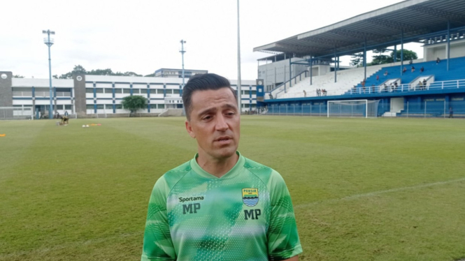 Asisten Pelatih Persib Bandung, Miro Petric.