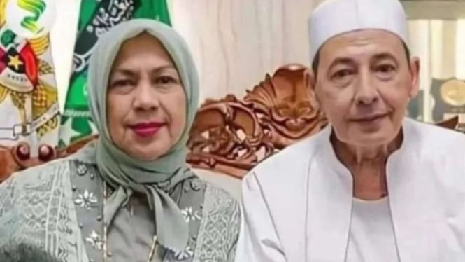 Habib Luthfi dan Syarifah Salma (Istri).
