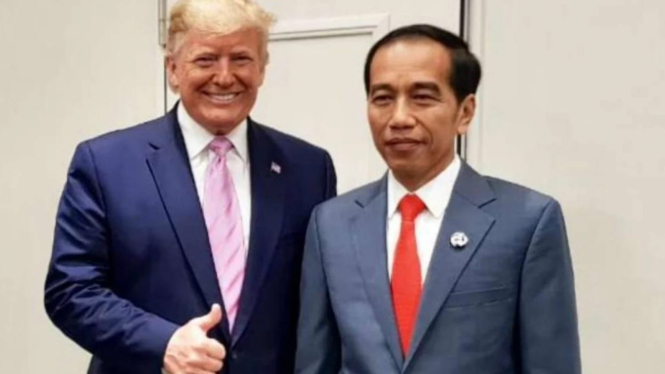 Donald Trump dan Presiden Jokowi di KTT Osaka 2019.