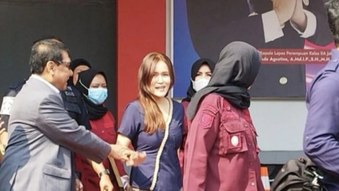 Penampakan Jessica Wongso saat bebas dari penjara.