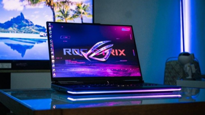 ASUS ROG Strix Scar 18