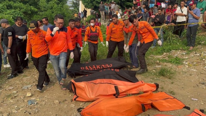 Penemuan 7 mayat remaja di kali Bekasi.