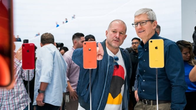 Jony Ive pada peluncuran produk Apple