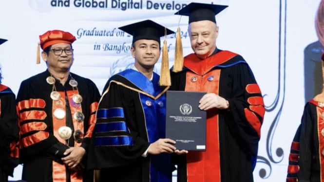 Raffi Ahmad mendapar gelar Honoris Causa dari Kampus Thailand.