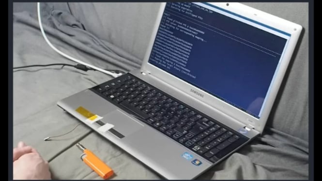 Hack laptop menggunakan korek api