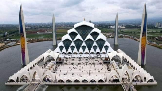 Masjid Al Jabar Bandung.