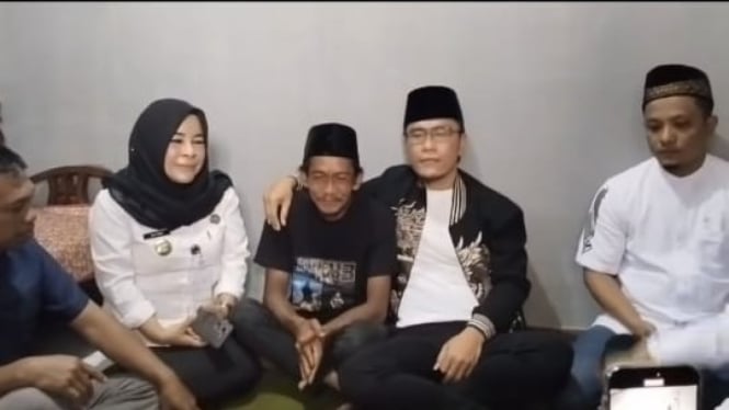 Gus Miftah minta maaf ke bapak tukang es teh.