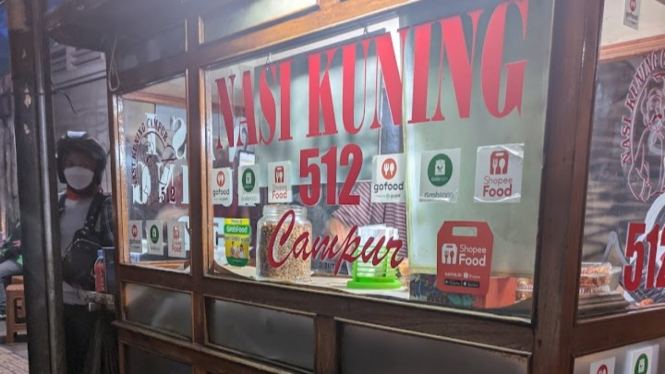 Nasi Kuning Campur 512