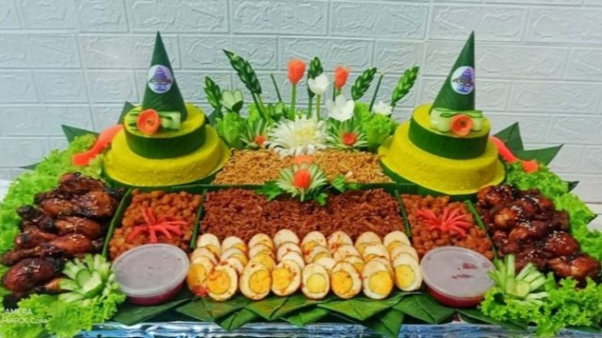 Nasi tumpeng
