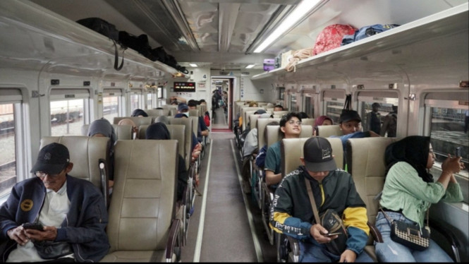 Mudik Naik Kereta API