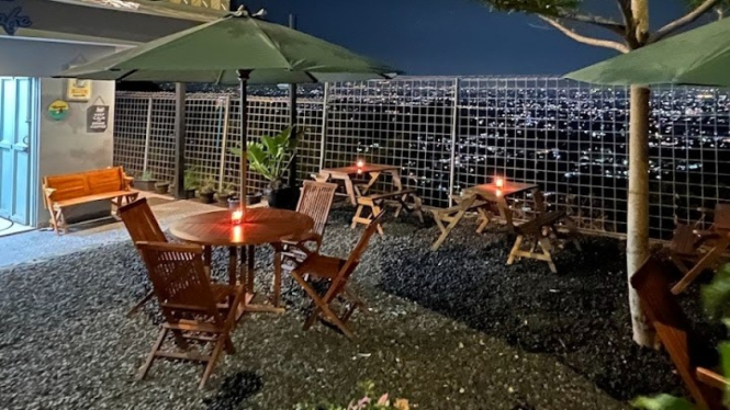 Breeze Resto and Cafe