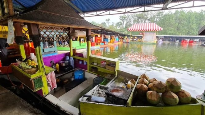 Pasar Apung Floating Market