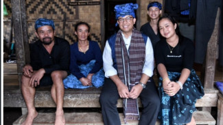 Anies Baswedan Berkunjung ke Baduy, Warga Lebak Menyambut Kedatangannya