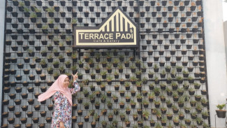 View Sawah yang Hijau, Terrace Padi Cafe Bernuansa Romantis di Serang, Banten, Ayo Mampir