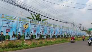 Ramai Spanduk 50 Meter Berisikan Peguron Silat Banten Bersama Prabowo-Gibran