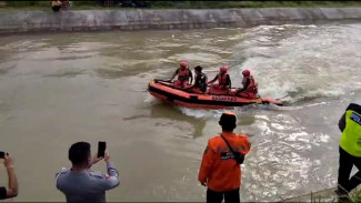 Korban Kecelakaan Lalu Lintas Hilang di Sungai Sentul Serang