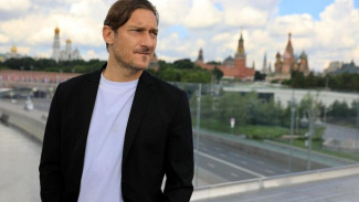 Bikin Pernyataan Mengejutkan, Legenda AS Roma Francesco Totti, Ingin Klub Segera Lepas Dybala