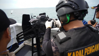 Jaga Kelautan, Awak Kapal Pengawas Dilatih Keterampilan Menembak Senapan Mesin