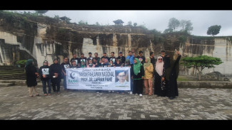 KAHMI Foundation Jadikan Momen Peringatan Hari Pahwalan dengan Berziarah ke Makam Lafran Pane