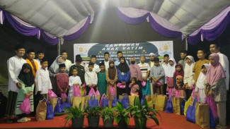 Warga Karangasem, Kota Serang Masak Bubur Asyura Bareng dan Santuni Anak Yatim di 10 Muharram