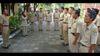 Pensiunan PNS Dapat Kado Kemerdekaan, Taspen Cairkan Gaji Pokok Plus Tunjangan Langsung ke Rekening