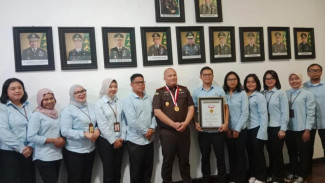 Kajari Kota Bandung Irfan Wibowo Raih Rekor MURI Pembagian KIA Terbanyak, Pidum Humanis dan Pidsus Tajam