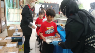 Pengelola Kantin Merasa Senang Dilibatkan dalam Uji Coba Dapur Sekolah MBG