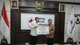 Jusuf Kalla Terima Penyerahan Bantuan Kemanusiaan Gaza dari Pemkab Tangerang