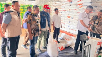 Polisi Datangi Pasar Hingga Toko, Jaga Stabilitas Harga dan Ketersediaan Beras