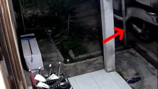 Maling Sepeda Motor di Kota Serang Terekam Kamera CCTV
