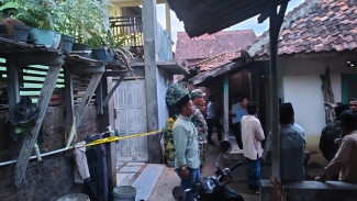 Ibu Rumah Tangga Ditemukan Tewas Bersimbah Darah di Serang