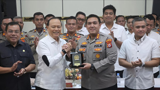 MKD DPR RI Kunjungi Polresta Serkot, Sosialisasikan Nomor Kendaraan Khusus