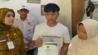 Tak Lagi Tertahan, Wali Kota Serang Bantu Warga Ambil Ijazah demi Membuka Peluang Lanjutkan Pendidikan