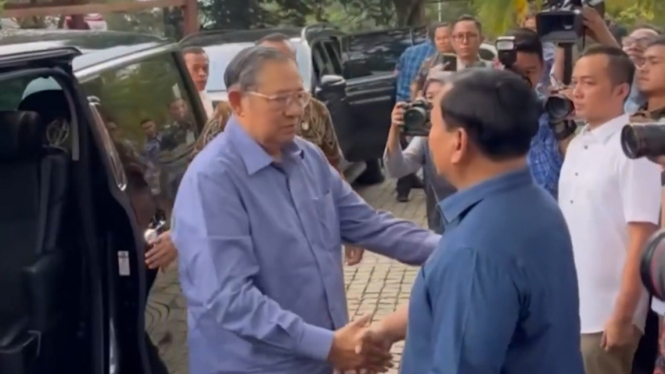 SBY saat bertemu dengan Prabowo Subianto.