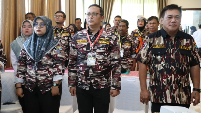 Ketua Terpilih FKPPI Kota Serang W Hari Pamungkas (Tengah)