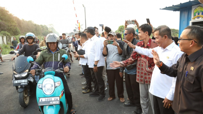 Jalan Frontage, Unyur, Kota Serang sudah bisa dilewati pengguna jalan.