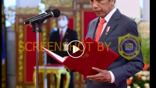 Benarkah Jokowi Lakukan Reshuffle Kabinet