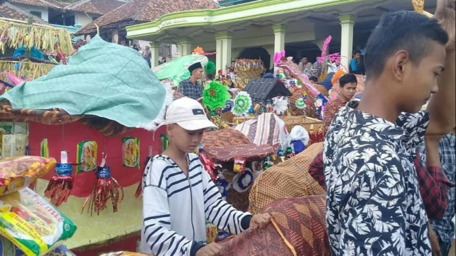 Tradisi Panjang Mulud di Serang, Banten