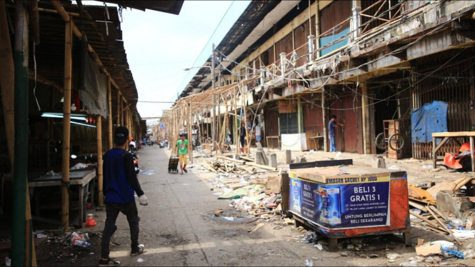 Proses pengosongan Pasar Anyar Kota Tangerang